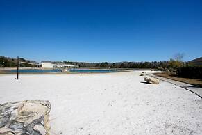 2633 Trafalgar Village