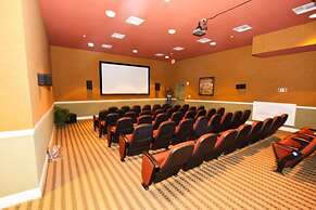 2633 Trafalgar Village