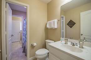 4970 Trafalgar Village