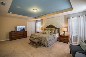 4970 Trafalgar Village