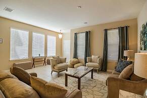 4970 Trafalgar Village