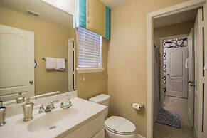 4970 Trafalgar Village