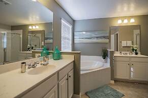 4970 Trafalgar Village