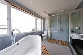 Leo 111 - Arena Ruifeng