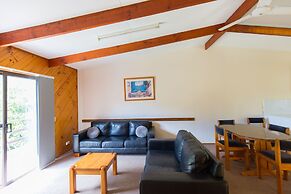 Wonboyn Cabins & Caravan Park