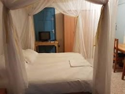 Lakeside Tourist Lodge