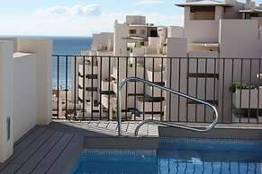 Penthouse With Private Pool Near Beach