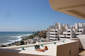 Frontline Penthouse With Private Pool