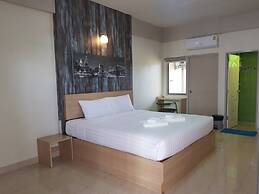 Blue Bed Pattaya SHA by Zuzu