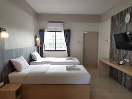 Blue Bed Pattaya SHA by Zuzu