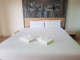 Blue Bed Pattaya SHA by Zuzu