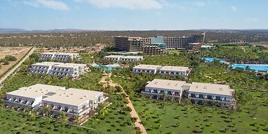 Noah's Ark Deluxe Hotel & Spa
