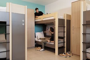 Local Hostel & Suites