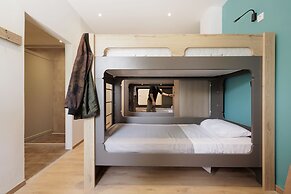 Local Hostel & Suites