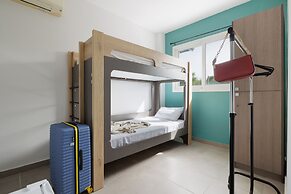 Local Hostel & Suites