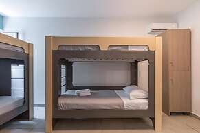 Local Hostel & Suites