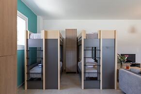 Local Hostel & Suites