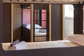 Local Hostel & Suites