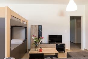 Local Hostel & Suites