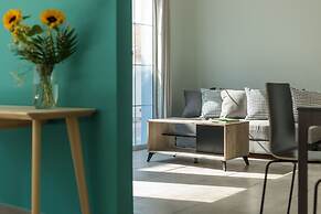 Local Hostel & Suites