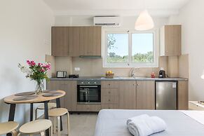 Local Hostel & Suites