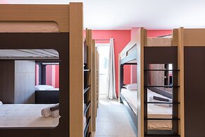 Local Hostel & Suites