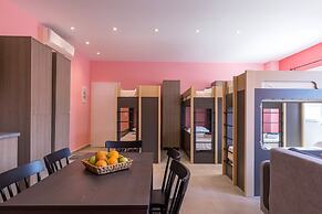 Local Hostel & Suites