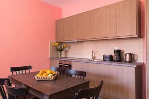 Local Hostel & Suites