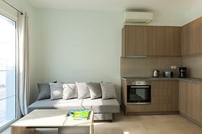 Local Hostel & Suites