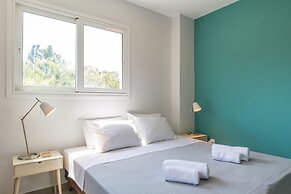 Local Hostel & Suites