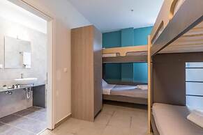 Local Hostel & Suites