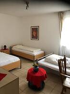 City Hotel-Garni