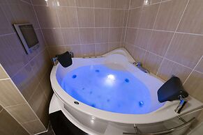 alo alo - Adults Only