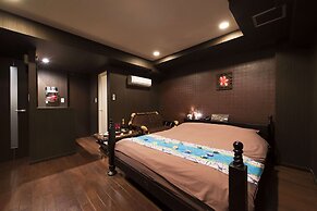 alo alo - Adults Only