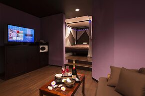 alo alo - Adults Only