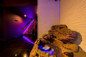 alo alo - Adults Only