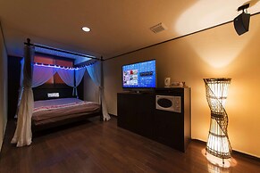 alo alo - Adults Only