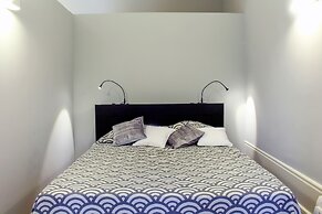 Classic Comfort at Porto Center