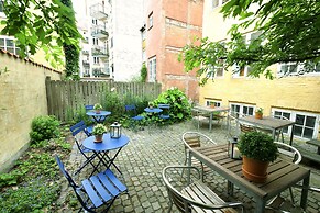 Central Canal Apartments 4