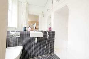 Central Canal Apartments 4