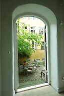 Central Canal Apartments 5