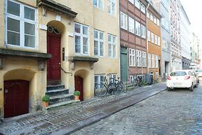 Central Canal Apartments 5