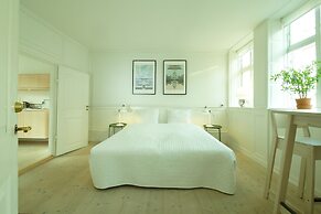 Central Canal Apartments 5