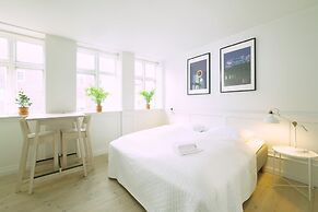 Central Canal Apartments 6