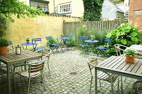 Central Canal Apartments 6