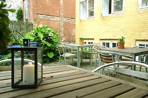 Central Canal Apartments 7