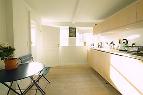 Central Canal Apartments 8