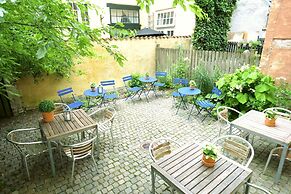 Central Canal Apartments 8