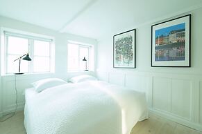 Central Canal Apartments 8