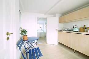 Central Canal Apartments 8